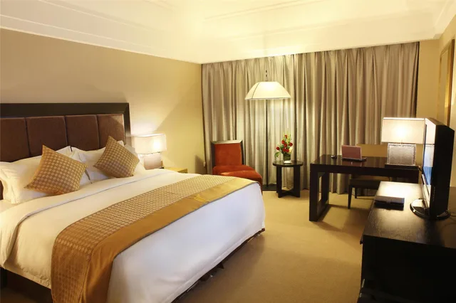 Elegant, Queen Bed، Haiyun Jin Jiang Internatonal Hotel 1/1