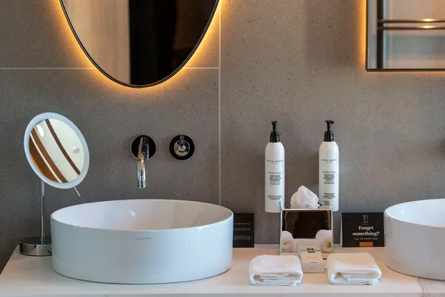 غرفة ركنية بسرير كينج بإطلالة على البحر، Keight Hotel Opatija, Curio Collection by Hilton 10/10