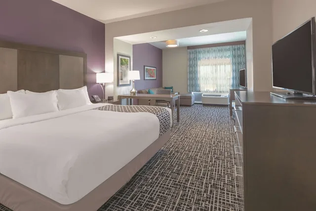 Deluxe, Studio, Suite, King Bed, La Quinta Inn & Suites By Wyndham Terre Haute 1/5