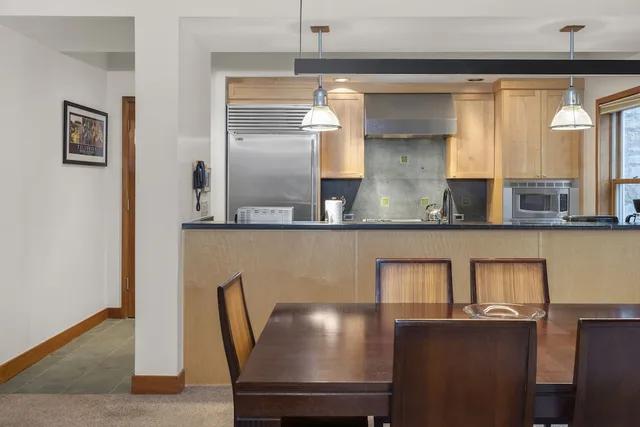 2 Bedrooms, Residence, King and Queen Bed, Riverside, The Auberge Residences at Element 52 1/1