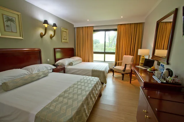 غرفة بسرير كينج بإطلالة على الحديقة، Protea Hotel By Marriott Livingstone 2/13