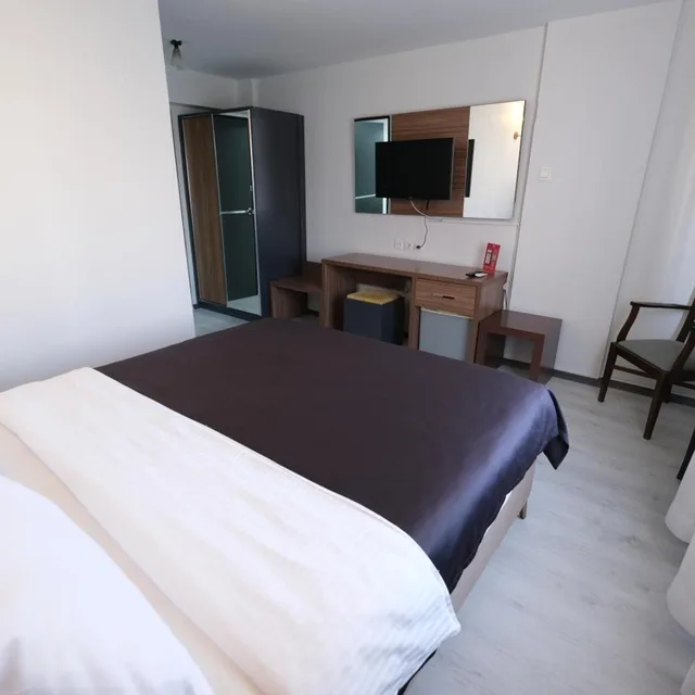 غرفة قياسية بسرير مزدوج أو سريرين منفصلين، Üstün Otel Alsancak 4/10