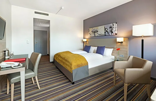 غرفة كومفورت ثلاثية، LEONARDO HOTEL MUNICH CITY NORTH 9/10