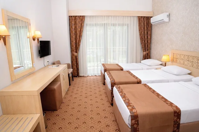 غرفة قياسية ثلاثية بثلاثة أسرّة بشرفة، Eldar Resort Hotel 3/10