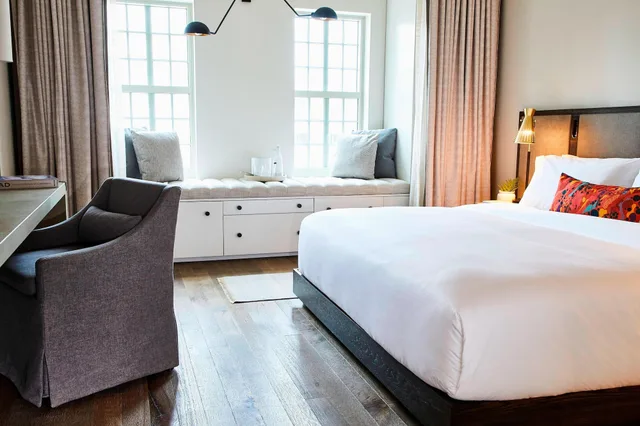 غرفة بسرير كينج بإطلالة على المدينة، The Alida, Savannah, a Tribute Portfolio Hotel 2/6