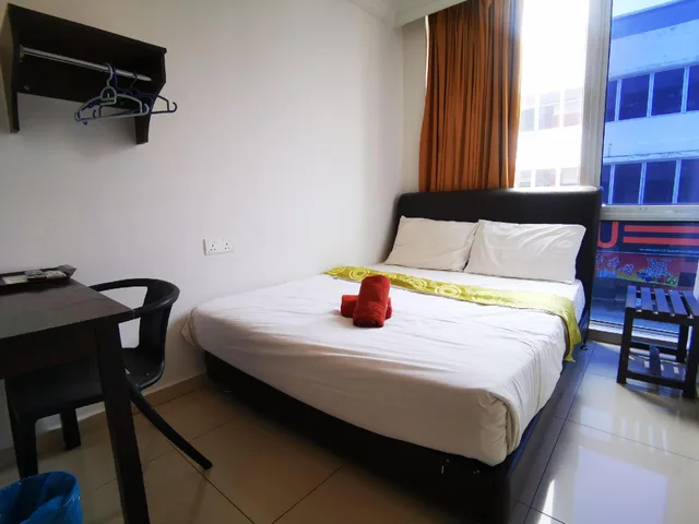 غرفة سوبيريور بسرير كوين، Clover Hotel 1/2