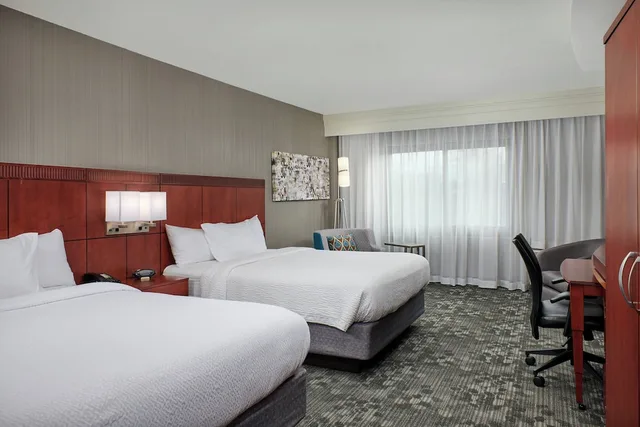 غرفة بسريرين كوين لذوي الإعاقة، Courtyard by Marriott Bristol 2/3