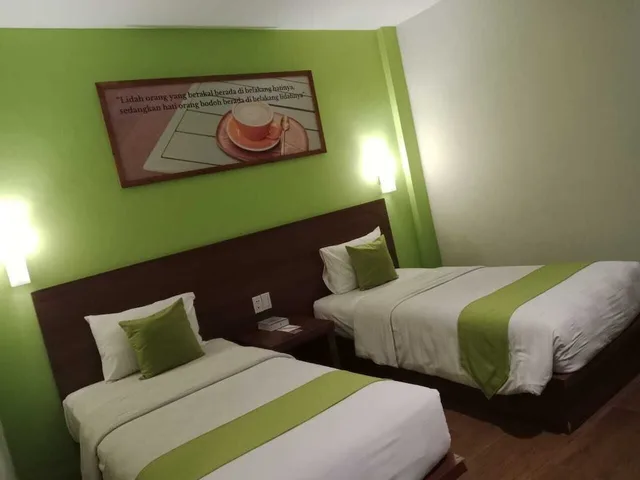 Smart, Twin Beds، Hotel Candi Indah - Akpol Semarang 3/6