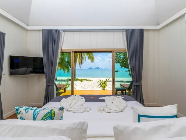 Premier, Villa, Queen Bed, Beach Front، KOH MOOK SIVALAI BEACH RESORT 5/10