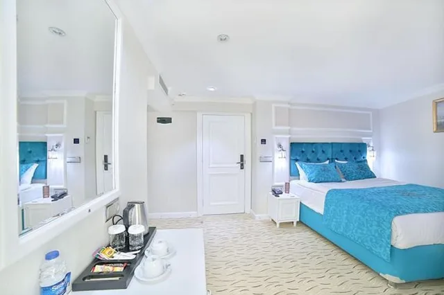 غرفة قياسية بسرير كوين، Glamour Hotel 2/5