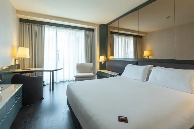 غرفة بسرير مزدوج أو سريرين منفصلين، The Nicolaus Hotel Bari 2/3