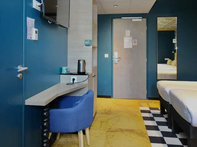 غرفة عائلية بسرير مزدوج مع أريكة، ibis Styles Dijon Sud Domaine De Beauregard 21600 Longvic 5/6