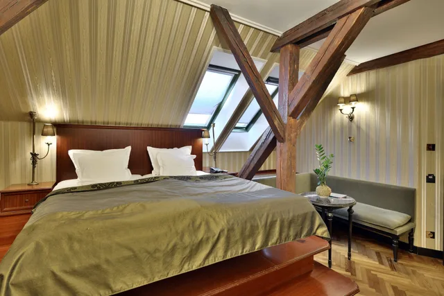 Boutique, Queen Bed, Attic، Gerloczy Cafe & Rooms Delux 1/2