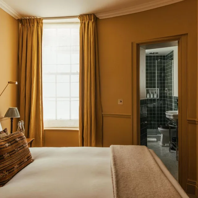 غرفة بإطلالة على الفناء، GRANGE BLOOMS HOTEL 1/3
