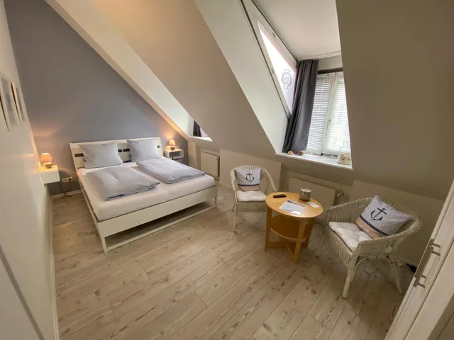 Small Double, Shared Bathroom, Gastehaus Lavendel 1/1