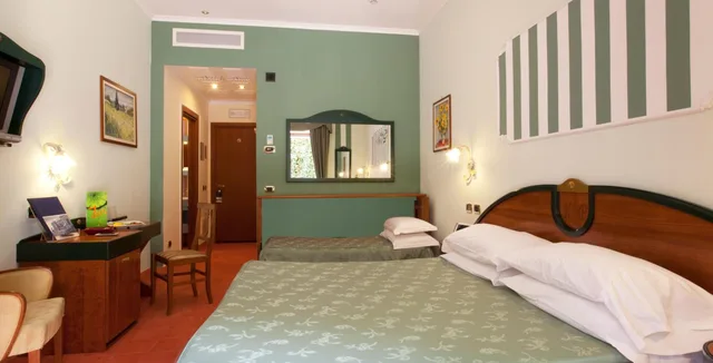 غرفة ثلاثية، Hotel Prestige 2/6