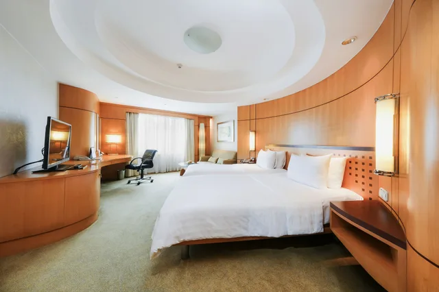 Deluxe, Twin Beds, Makati Shangri-La 2/10