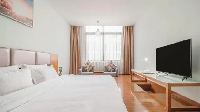 Elegant, Queen Bed، Shanshui Trends Shenzhen Luohu 1/2