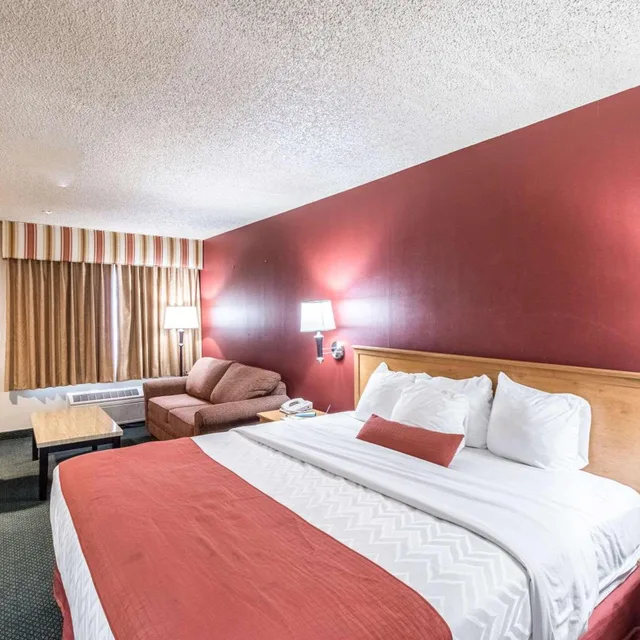 غرفة بسرير كينج مع أريكة، Quality Inn Casa Grande I-10 1/6