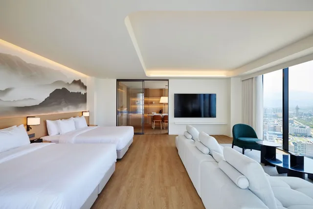 Suite, 2 King Beds, Lake and Ocean View، Homm Marina Sokcho 2/8