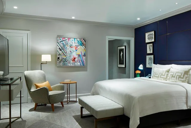 Bank, Suite, King Bed, Balcony, Club Lounge Access, South Wing, London Marriott County Hall 6/10
