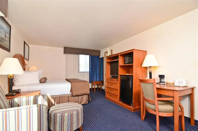 غرفة بسرير كوين، Best Western Valdez Harbor Inn 1/3