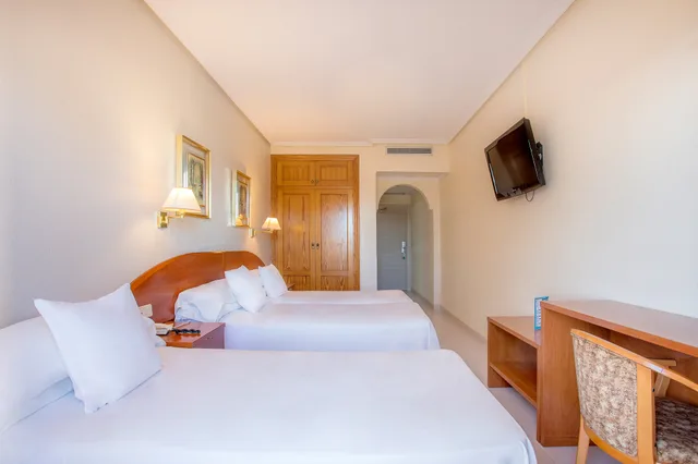 Room, Triple, Sea View, Ramada Resort by Wyndham Puerto de Mazarron 1/2