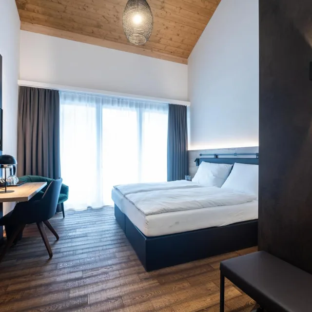 غرفة متصلة عائلية بشرفة بغرفتين، Hotel Krone Churwalden 3 Sterne Superior 1/5