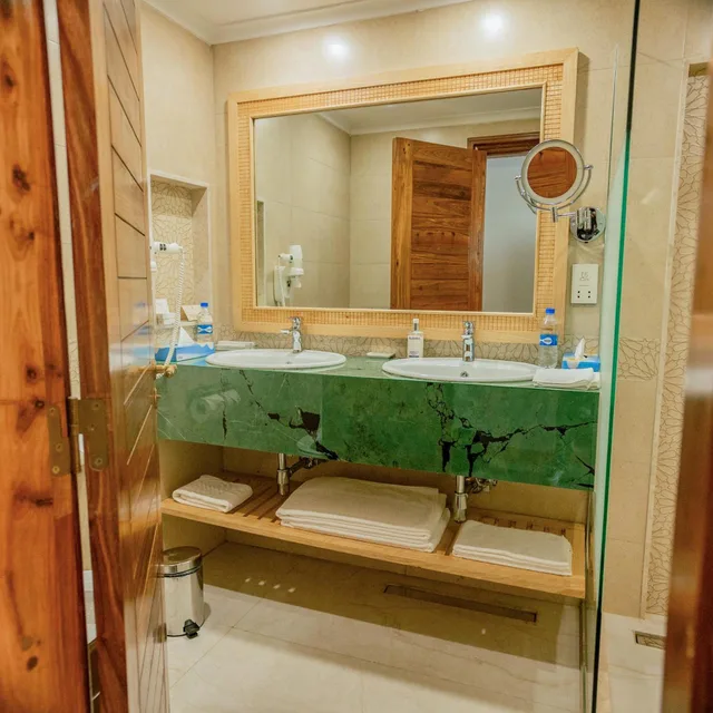 غرفة قياسية بسرير كينج، Dar es Salaam Serena Hotel 7/7