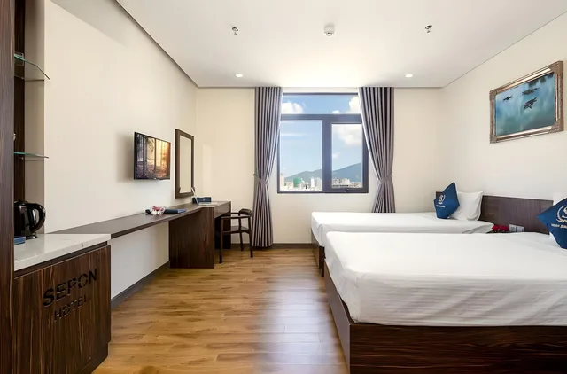 Connecting, Family, Queen and Twin Beds, Sepon Blue Hotel 1/3