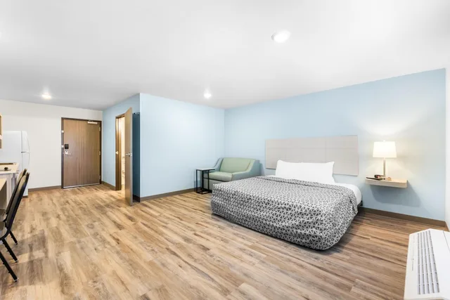 جناح بسرير كينج لذوي الإعاقة، WoodSpring Suites Bluffdale Salt Lake City 1/3