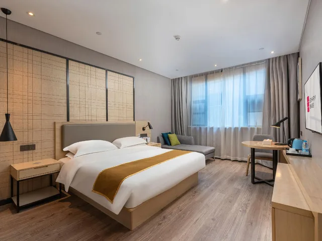 غرفة بسرير كينج وسرير كوين بإطلالة على المدينة، Echarm Hotel Chimelong Station 1/2