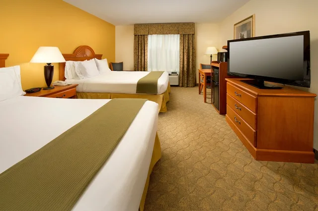 غرفة قياسية بسريرين كوين، Holiday Inn Express & Suites Lenoir City (Knoxville Area) 2/4