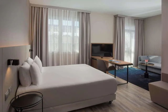 Premium, King Bed, with Extra Bed, Nh Trieste Hotel 1/6