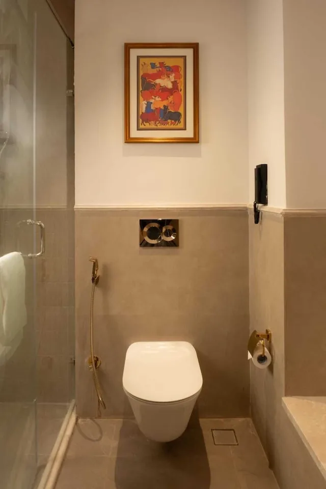 غرفة بسرير كينج، Wyndham Garden Udaipur Bhuwana 7/8