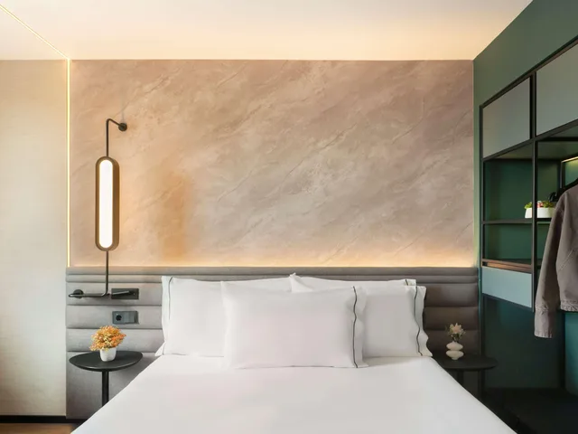 غرفة تنفيذية بسرير مزدوج مع أريكة، Novotel Valencia Lavant 8/10
