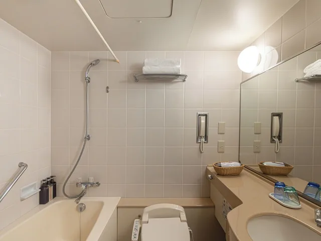 Deluxe, Twin Beds, Ocean View, Corner, Hotel Atoll Emerald Miyakojima 2/2
