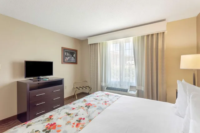جناح بسرير كينج مع أريكة، Best Western Lawrenceburg Inn 2/3