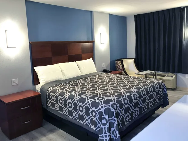 غرفة بسرير كينج لذوي الإعاقة، Americas Best Value Inn Decatur, GA 1/1