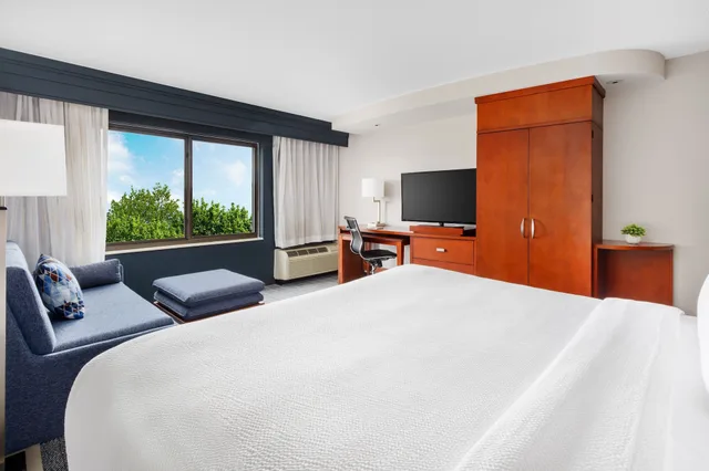 جناح بسرير كينج مع أريكة، Courtyard Manchester Boston Regional Airport 2/7