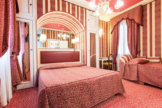 غرفة ثلاثية بسرير مزدوج وسرير فردي، Hotel Alcyone 7/10