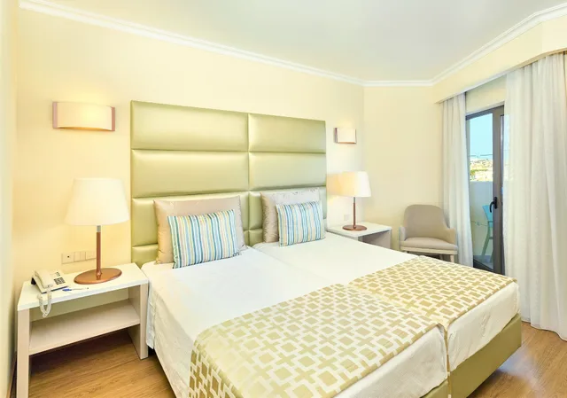 Deluxe, Suite, Double Bed, Land View, Sofa، Baia Grande 1/10