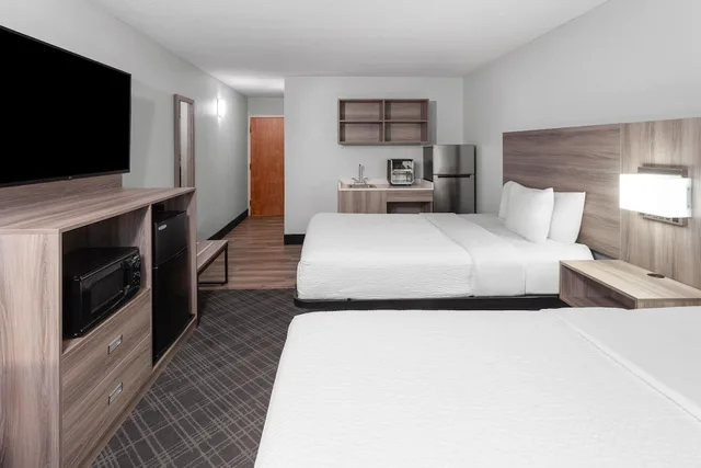 Suite, 2 Queen Beds, Kitchenette, Baymont By Wyndham Indianapolis South 1/10