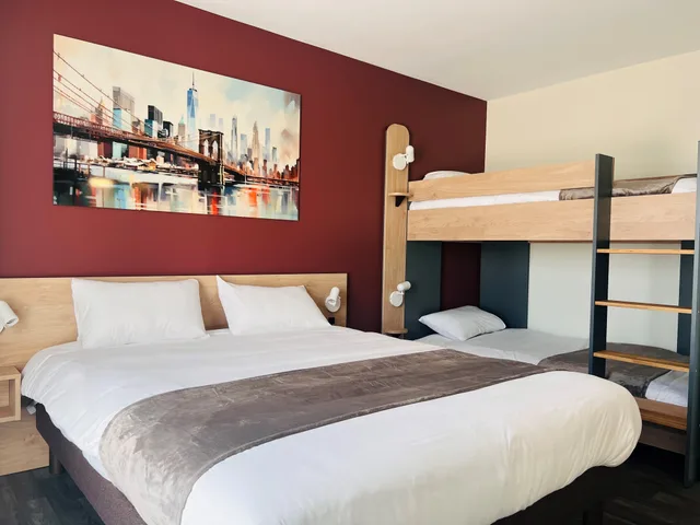 غرفة سوبيريور رباعية، Hotel Wood Inn Merignac 1/3