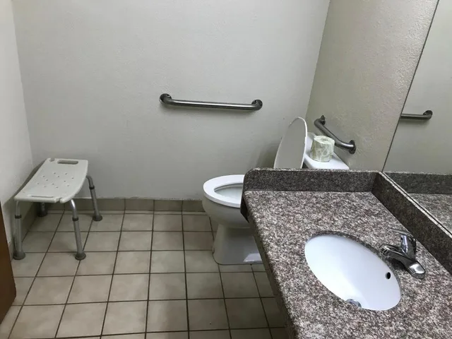 غرفة بسريرين مزدوجين للمدخنين، Econo Lodge Savannah Midtown 3/3
