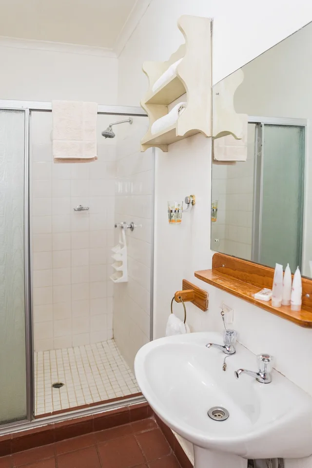Inner, Guest Room, Family, 1 Queen and 1 Single Bed، Rozendal Guest House 3/3