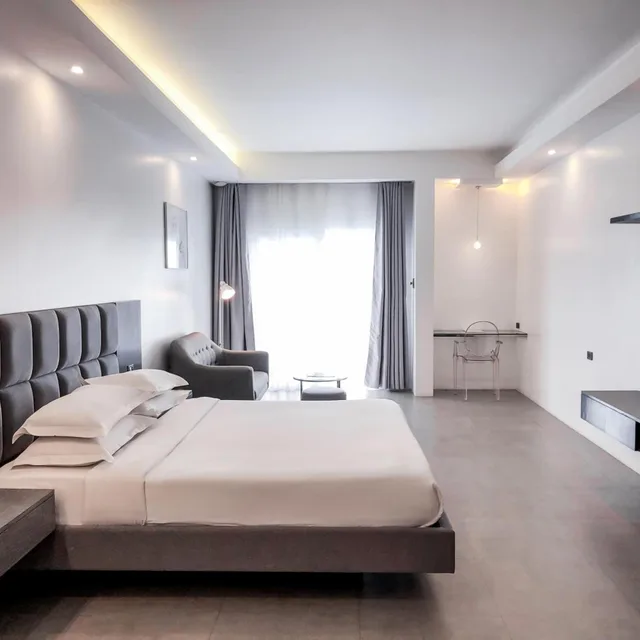 Pool, Suite, King Bed، Winds Boutique Hotel 1/3