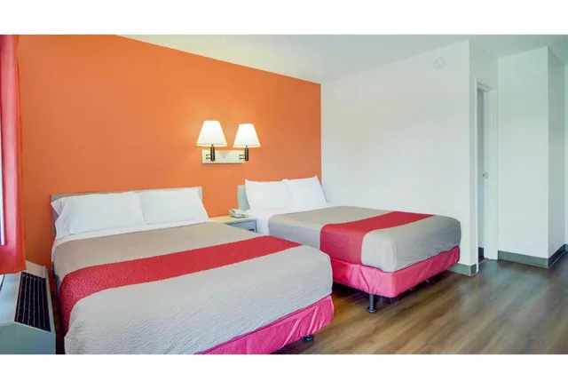 غرفة بسريرين كوين للمدخنين، Motel6 Tacoma, WA - Fife 5/10