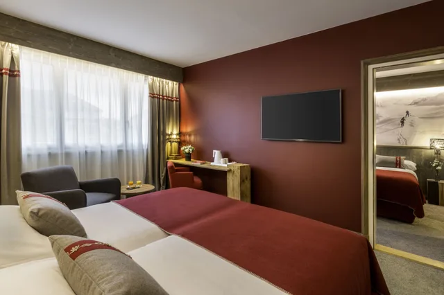 غرفة عائلية بسريرين منفصلين مع أريكة، Hotel Edelweiss 1/6