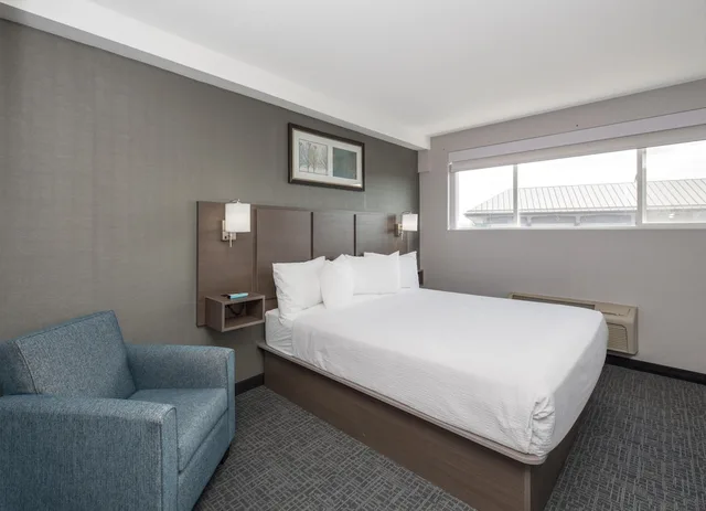 Coast, Superior, King Bed، Coast Lethbridge Hotel and Conference Centre 2/9